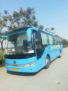 大(dà)巴車(chē)